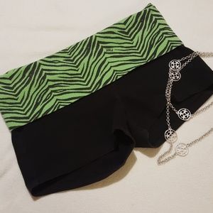🎃VS PINK Yoga Shorts-Small , Green Zebra waist